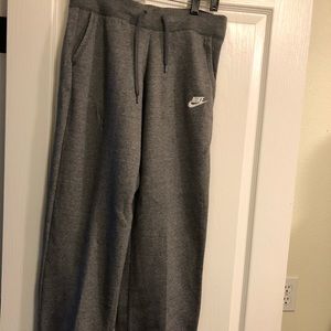 Loose fit grey women’s nike sweats